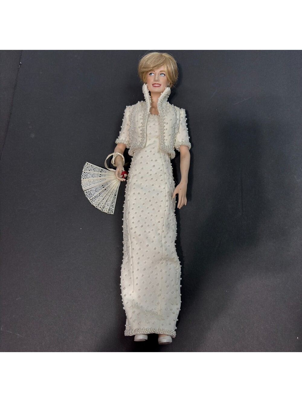 Diana Princess of Wales 17 in. Porcelain Doll Cream & Pearl Gown Franklin Mint